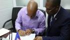PHOTO: Haiti PM Laurent Lamothe nan DGI pou fè declaration definitive d'impots li