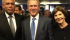 Photo souvenir du Chef de l'Etat avec l'ex-Pr sident am ricain,M. Georges W. Bush et son pouse Laura Bush, en Afrique du Sud