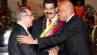 Venezuela - President Martelly saluant President Dominicain Danilo Medina sous le regard du President Venezuelien Nicolas Maduro