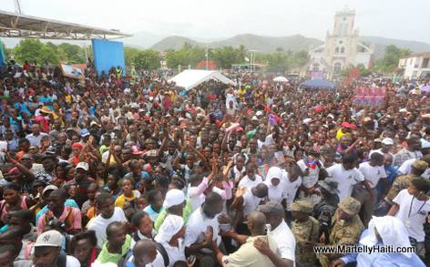 President Martelly nan vil Aquin pou Lansman kanpay rebwazman
