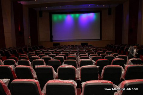 PHOTO: Haiti - Salle Cinema, Bèl Ecran nan Cine Triomphe - Systems Check...